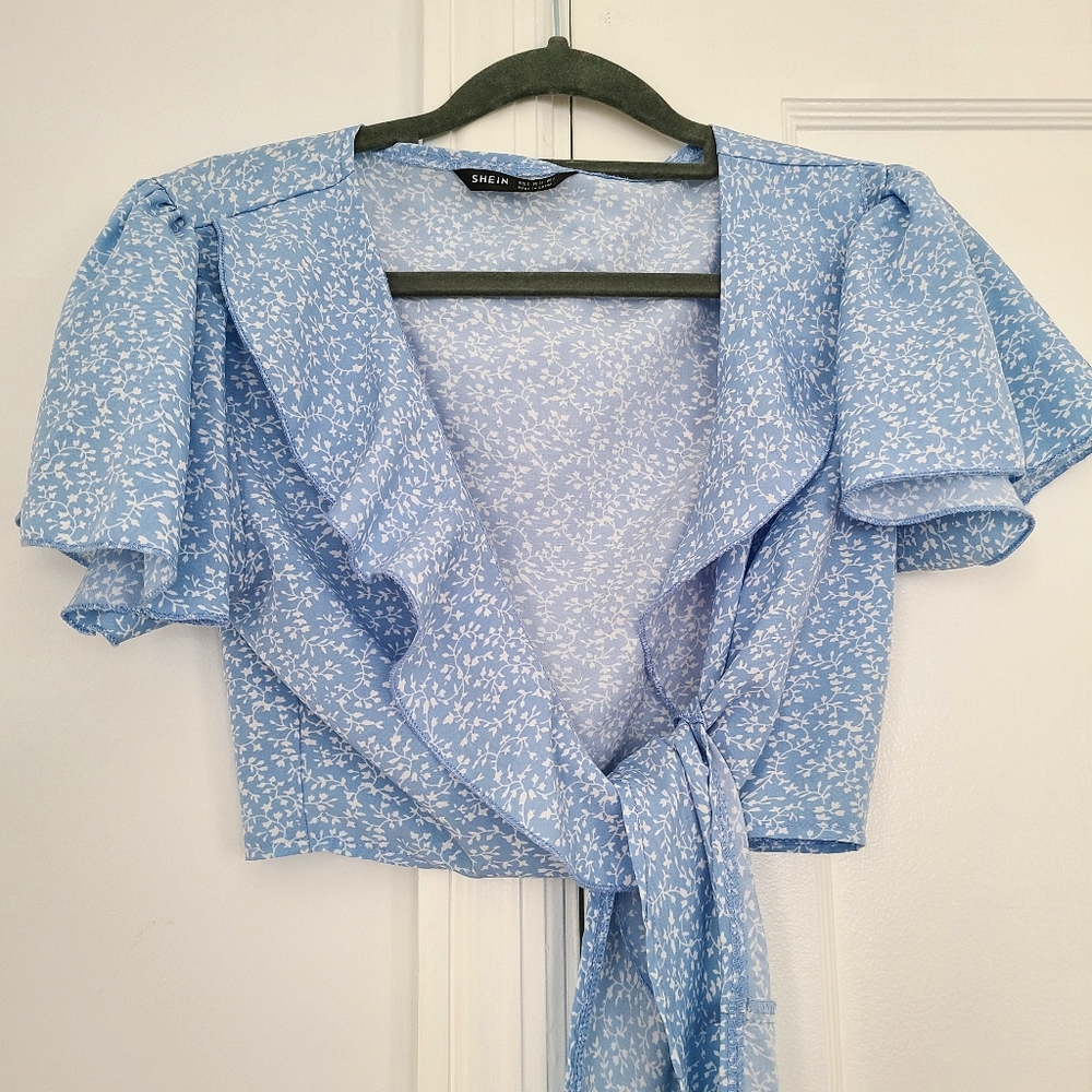 Crop Top Light Blue Ruffle Surplice Neck Knot Ditsy Floral  Small Short Sleeve
